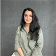Passionate English tutor available online, combining teaching experience with engaging digital methods for youth and adults.