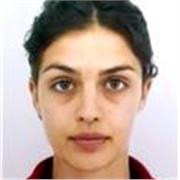 Profesora titulada en filosofía por la Universitat de Barcelona. Estudiante del máster en filosofía práctica por la UNED