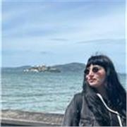 Studentessa di traduzione specialistica impartisce lezioni di italiano e letteratura italiana a stranieri e non