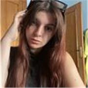 Chica universitaria cursando grado en Trabajo Social, con experiencia dando clases particulares a primaria