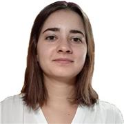 Profesora titulada en el doble grado de Turismo y Marketing imparte clase para alumnos de la ESO tanto online como presencial.