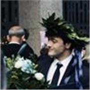 Offro lezioni private dinamiche e intuitive, con dialogo volto a superare le potenzialità dello studente.