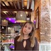 Niñera y profesora de inglés con 3 años de experiencia, puedo hacer deporte con niños para salud.