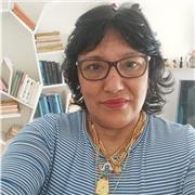 Maria Luisa , professeur de langue. Je voudrais vous enseigner ma langue maternelle. Je parle Français et des autres langues aussi