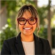 Profesora de inglés, español y ciencias con experiencia en primaria y bachillerato, me apasiona impartir conocimientos y enseñar
