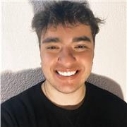 Estudiante universitario ofrece clases multidisciplinares (lengua, matemáticas, ciencias, historia, inglés…) a chicos y chicas de primaria, ESO y algunas materias de bachillerato