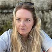 Insegnante madrelingua inglese , appassionata nell’insegnamento a livello pratico  