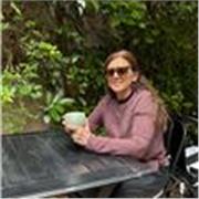 Profesora de educación primaria y maestra especializada en educación de adultos