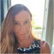 Professeure donne des cours de soutien scolaire en français à Toulon