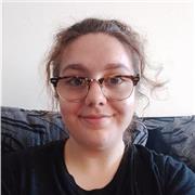 Son estudiante de escenografía con alto nivel de inglés. Poderemos ter conversas amenas sobre o mundo audiovisual e teatral mellorando o teu nivel.