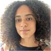 Profesora de inglés activa y alegre con diversión 