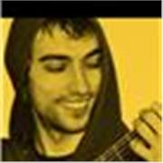 Insegnante di chitarra offre lezioni online e di presenza