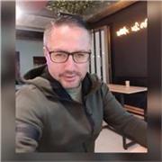 Profesor de Inglés, con 15 años de experiencia en la enseñanza del Inglés como segunda lengua.