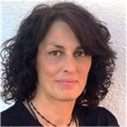 Soy maestra de educación infantil, con titulación también en primaria. El curso pasado obtuve plaza como funcionaria de carrera.