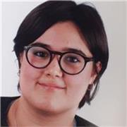 Soy estudiante universitaria con un título de C1 de inglés por la Escuela  Oficial de Idiomas.
