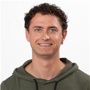 Doy clases a niños y niñas de infantil y primaria de cualquier asignatura, y clases de psicología para la ESO y universidad