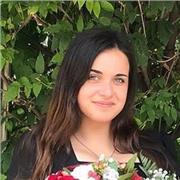 Diplomata al liceo scientifico scienze applicate, offre ripetizioni e aiuto compiti