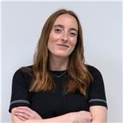 Formación en publicidad y marketing y experiencia laboral amplia tanto en agencia como en empresa, enfocadas al mundo B2B.