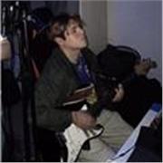 Profesor graduado imparte clases de lenguaje musical, guitarra, piano y bajo eléctrico