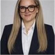 Estudiante universitaria de Marketing ofrece clases de apoyo escolar para niños de primaria en Madrid.