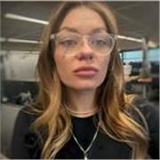 Tengo 8 años de experiencia, y ofrezco clases tanto online como presenciales en Madrid.