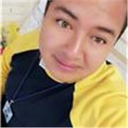 Un niño que sabe leer y comprende trabaja solo