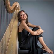 Laureata in Arpa, insegno Arpa e Musica a tutte le età