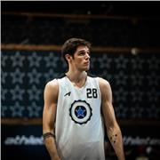 Laureato magistrale in Relazioni internazionali e poi Comunicazione pubblica e d'impresa. Offro ripetizioni di storia online