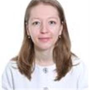 Profesora de inglés y español online que trabaja con diferentes edades 