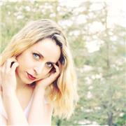 Laureata in lingue e letterature moderne impartisce ripetizioni per alunni della scuola primaria e studenti della scuola secondaria di primo e secondo grado