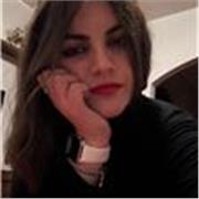 Studentessa universitaria impartisce ripetizioni di matematica