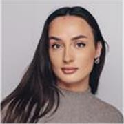 Mehrsprachige Übersetzerin (DE | EN | FR | AL) mit pädagogischem Hintergrund – präzise & zuverlässig 