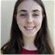 Studentessa universitaria di lingue con certificazione Cambridge CAE livello C2