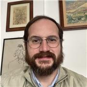 Estudié Filología Hispánica y fui profesor voluntario en clases de apoyo en YMCA, en Logroño, con posterior contratación como monitor y profesor en el programa PROA.