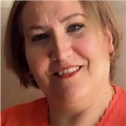 Professeur donne des cours de fle aux collègiens ou des cours de français pour les écoliers