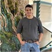 Profesor de primaria en Granada especializado en refuerzo de matemáticas, lengua e inglés, con método dinámico, claro y enfocado.