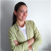 Bachiller en Arte y Artes Visuales. Técnica en Diseño Gráfico. Con experiencia como maestra de apoyo y niñera