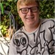 Soy técnico superior de Marketing y publicidad. Con mas de 4 años de experiencia. Doy classe a personas interessadas en marketing