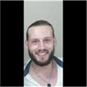 Profesor de italiano y francés con experiencia enseñando a adultos y jóvenes, adaptando las clases al nivel y a los objetivos.