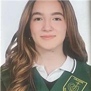 Graduada en Bachillerato en Sociales con un 7,8 de media, preparada para impartir clases en cualquier asignatura de la modalidad.