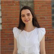 J'enseigne les maths aux élèves d'école et de collège