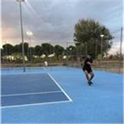 Profesor de Tenis titulado por la FTM, con experiencia de 5 años dando clases desde iniciación hasta alta competición