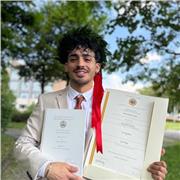 Sono un ragazzo diplomato al liceo scientifico, studio lettere moderne e impartisco lezioni di italiano, storia , storia dell’arte , geografia ( fisica e umana) , latino, matematica ( livello scuole medie/biennio) , biologia. Anche online, prezzi modici