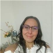 Instructora de mecanografía computarizada para todas las edades.