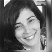 Profesora de matemáticas imparte clases para primaria y secundaria de una forma lúdica para hacer más fácil el aprendizaje