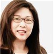 pianiste spécialisée en interprétation classique et professeure de piano.
Activit