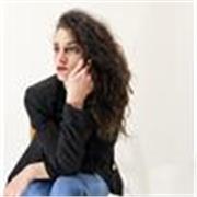 Attrice e cantante professionista impartisce lezioni di recitazione, canto, dizione, scrittura creativa