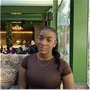 Estudiante de finanzas con conocimientos en matemáticas, experiencia como monitora