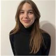 Neolaureata in Lettere Moderne offre ripetizioni per materie umanistiche e aiuto compiti per le scuole medie.