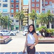 Maestra de Primaria, apta para trabajar la lengua inglesa, además de tener la capacidad de impartir las demás materias.